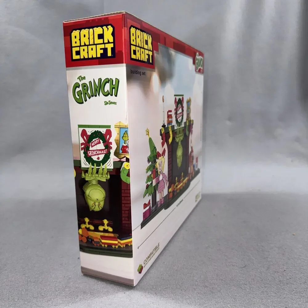Brickcraft The Grinch Grinchmas Eve Fireplace Building Kit, 547 Pieces, Holiday